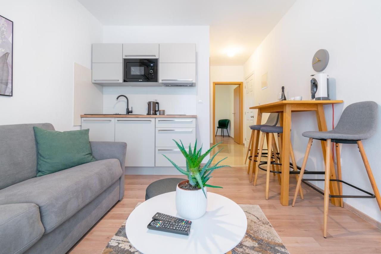 Apartmani Eterovic Baška Voda Esterno foto
