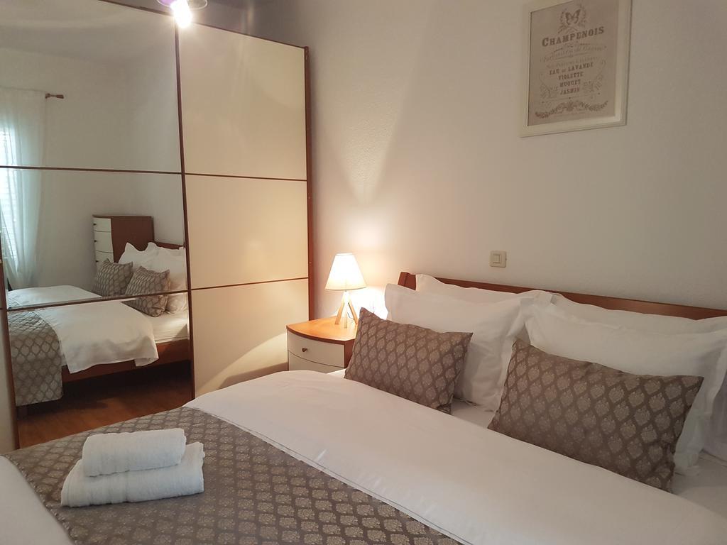 Apartmani Eterovic Baška Voda Esterno foto
